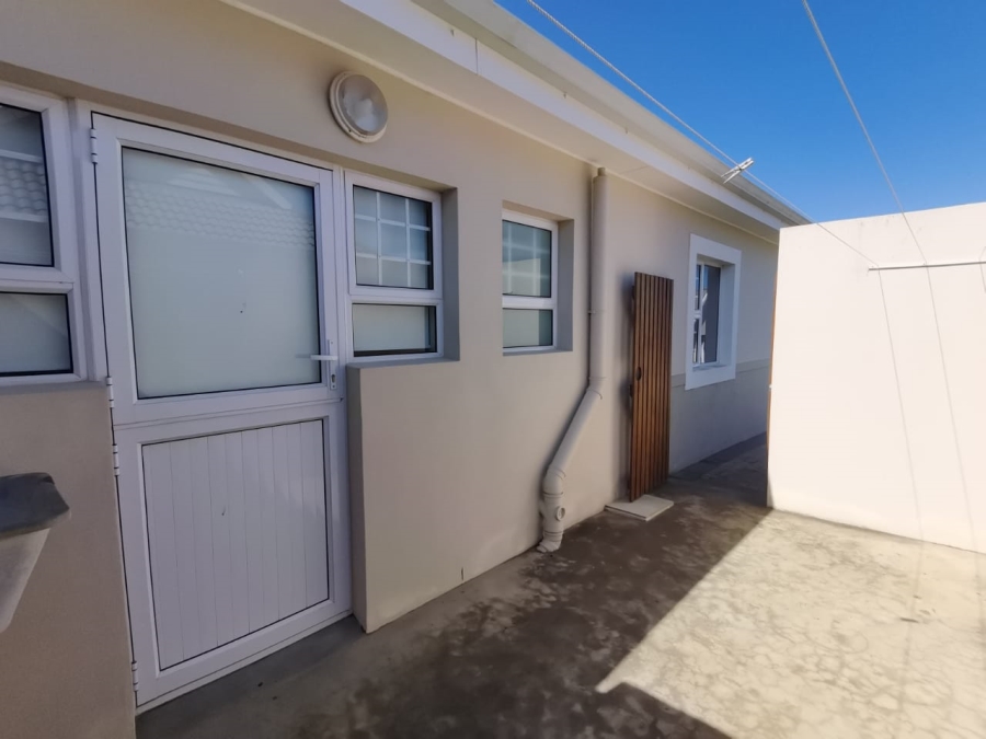 2 Bedroom Property for Sale in Heiderand Western Cape